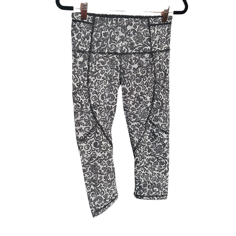 Lululemon Athletica Outrun Crop Lace print Leggings